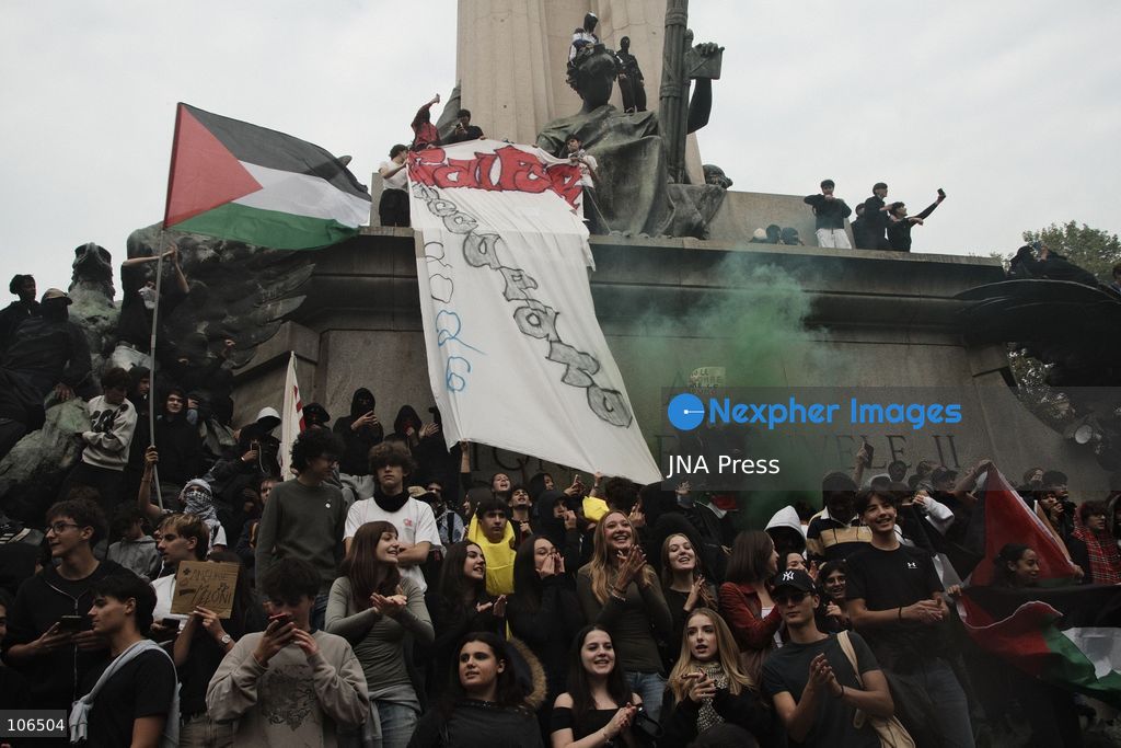 TURIN, ITALY, OCTOBER 16, 2026: Students demonstrate against deteriorating school buildings, insufficient education funding and job insecurity, calling for greater investment in education rather than military spending. Clashes break out in Piazza Castello, where police use water cannons and charge demonstrators. Earlier along the route, teachers link arms between students and police to prevent confrontation. Photo by Julian Nelaj / JNA Press. (Photo by Julian Nelaj/JNA Press via Nexpher Images)