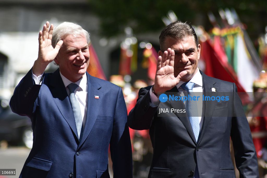 LA PAZ, BOLIVIA, OCTOBER 16, 2026: Chilean President José Antonio Kast (L) and Bolivian President Rodrigo Paz (R) wave outside the Government Palace during Kast’s state visit to Bolivia. The first such visit by a Chilean president in 71 years focuses on strengthening bilateral cooperation in trade, infrastructure and security. Photo by Rodwy Franz Cazon Barrios / JNA Press. (Photo by Rodwy Franz Cazon Barrios/JNA Press via Nexpher Images)