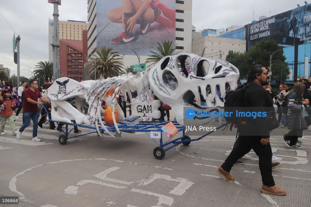 MEXICO CITY, MEXICO, OCTOBER 17, 2026: Participants accompany giant sculptures of fantastical creatures during the 18th Monumental Alebrijes Parade along Paseo de la Reforma in Mexico City. Organised by the Museo de Arte Popular (MAP), the annual event celebrates Mexican folk art and traditional craftsmanship. Photo by Carlos Santiago / JNA Press. (Photo by Carlos Santiago/JNA Press via Nexpher Images)