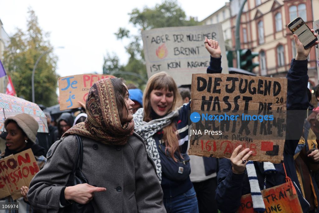 BERLIN, GERMANY, OCTOBER 17, 2026: Demonstrators gather in solidarity with students protesting in France, calling for better education funding and improved school conditions. The rally forms part of solidarity actions supporting the French student movement. (Photo by Zaira Biagini/JNA Press via Nexpher Images)