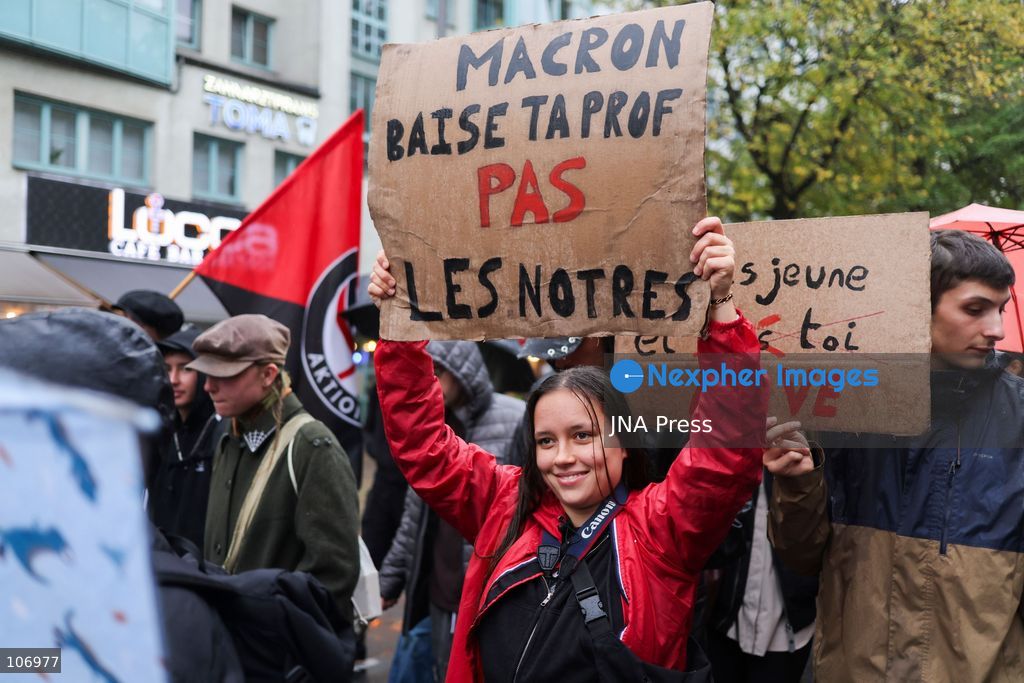 BERLIN, GERMANY, OCTOBER 17, 2026: Demonstrators gather in solidarity with students protesting in France, calling for better education funding and improved school conditions. The rally forms part of solidarity actions supporting the French student movement. (Photo by Zaira Biagini/JNA Press via Nexpher Images)