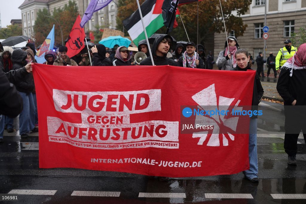 BERLIN, GERMANY, OCTOBER 17, 2026: Demonstrators gather in solidarity with students protesting in France, calling for better education funding and improved school conditions. The rally forms part of solidarity actions supporting the French student movement. (Photo by Zaira Biagini/JNA Press via Nexpher Images)