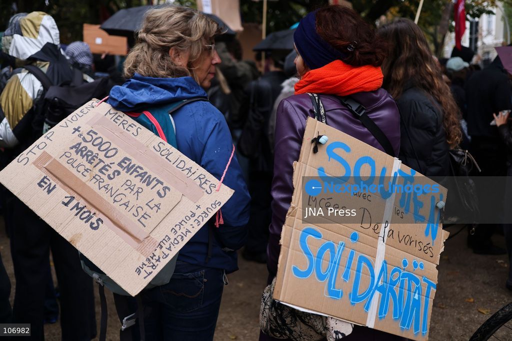 BERLIN, GERMANY, OCTOBER 17, 2026: Demonstrators gather in solidarity with students protesting in France, calling for better education funding and improved school conditions. The rally forms part of solidarity actions supporting the French student movement. (Photo by Zaira Biagini/JNA Press via Nexpher Images)