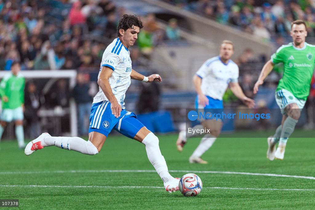 Efraín Morales #24 of CF Montréal runs with the ball during the MLS match between Sounders FC and CF Montréal at Lumen Field. on October 17, 2026 in Seattle, Washington. (Photo by Jules Doyle / Eyepix Group/Eyepix via Nexpher Images)