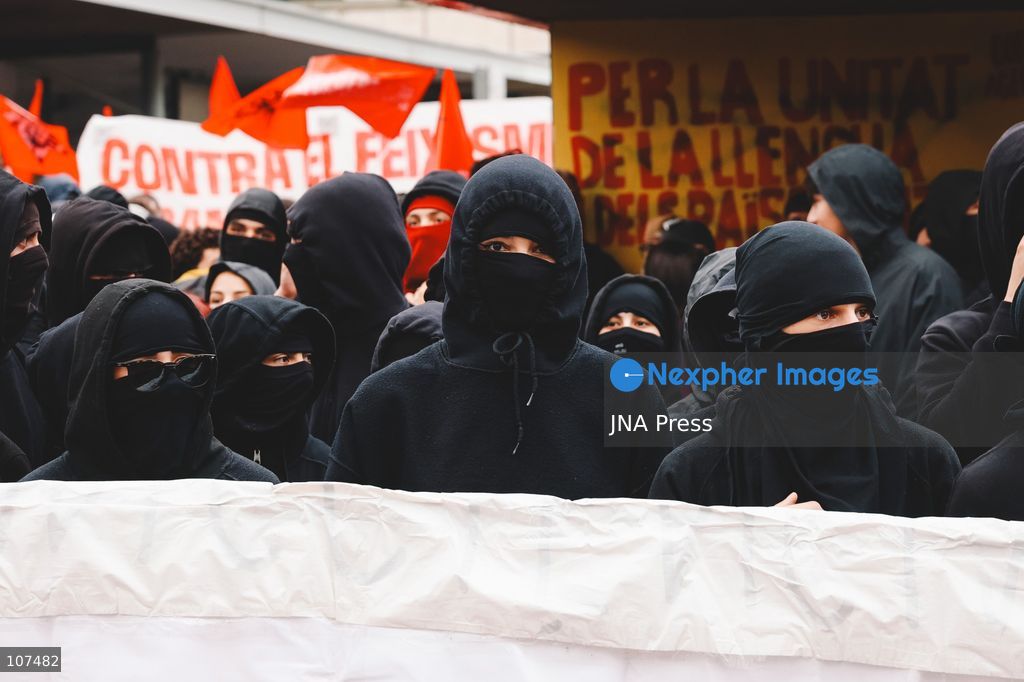 CERDANYOLA DEL VALLÈS, SPAIN, OCTOBER 19, 2026: Demonstrators clash with Mossos d’Esquadra officers during a protest against a planned visit by far-right activist Vito Quiles to the Universitat Autònoma de Barcelona (UAB). The university had refused permission for the event, and police deployed at campus entrances to prevent Quiles from entering. (Photo by David Arumà Gonzalez/JNA Press via Nexpher Images)