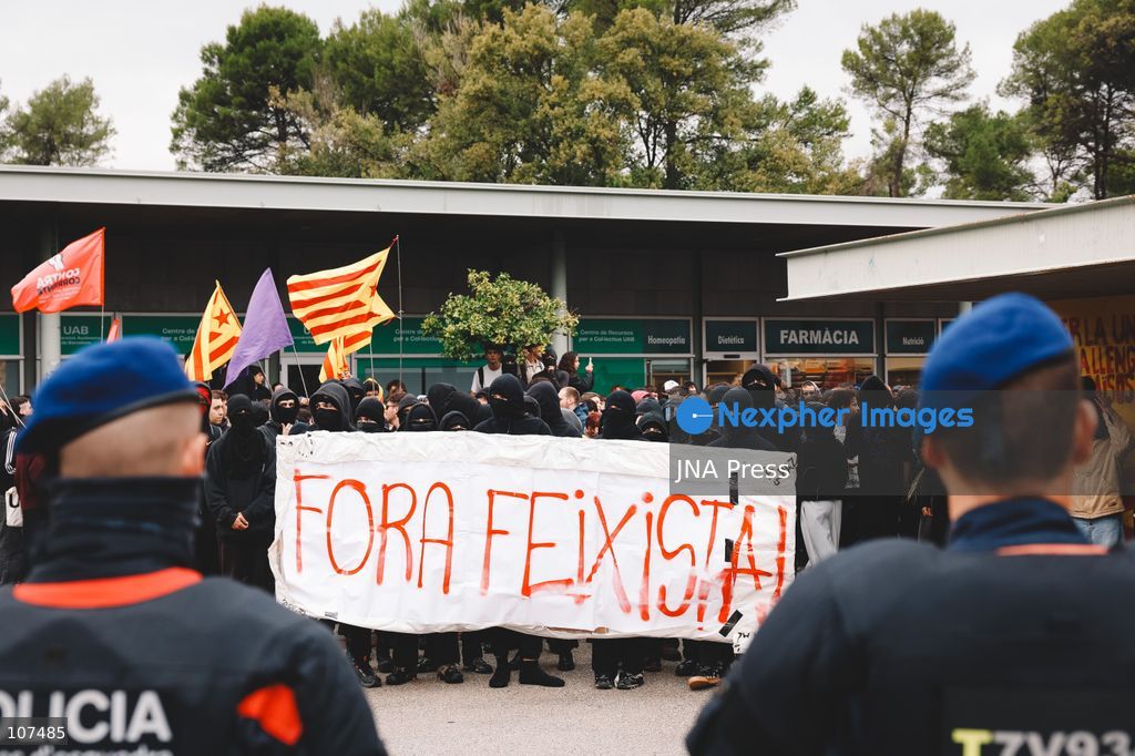 CERDANYOLA DEL VALLÈS, SPAIN, OCTOBER 19, 2026: Demonstrators clash with Mossos d’Esquadra officers during a protest against a planned visit by far-right activist Vito Quiles to the Universitat Autònoma de Barcelona (UAB). The university had refused permission for the event, and police deployed at campus entrances to prevent Quiles from entering. (Photo by David Arumà Gonzalez/JNA Press via Nexpher Images)