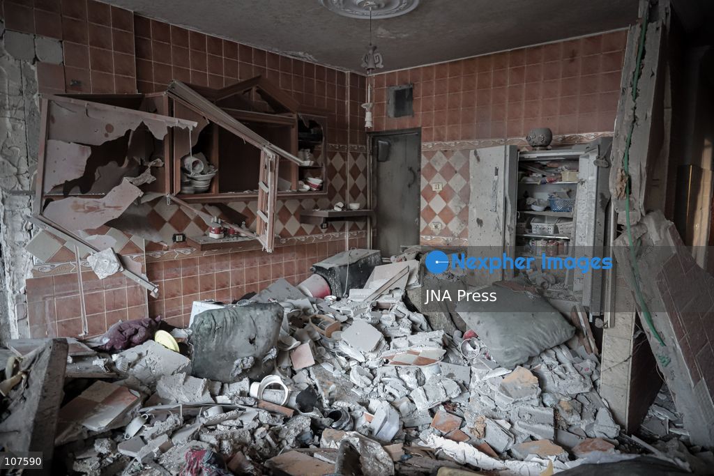 GAZA CITY, PALESTINE, OCTOBER 20, 2026: Palestinians inspect damage to a residential apartment following an Israeli airstrike in the Rimal neighbourhood of Gaza City. The early-morning strike killed Akram Yassin and his wife, according to medical sources. Skaik / JNA Press. (Photo by Mohammed M Skaik/JNA Press via Nexpher Images)
