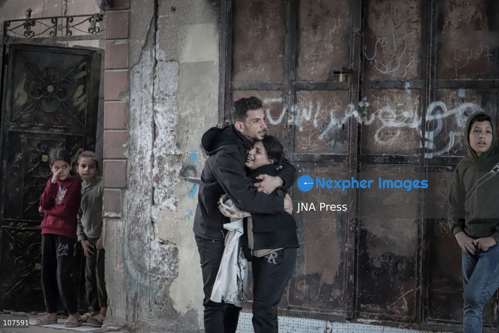 GAZA CITY, PALESTINE, OCTOBER 20, 2026: Palestinians inspect damage to a residential apartment following an Israeli airstrike in the Rimal neighbourhood of Gaza City. The early-morning strike killed Akram Yassin and his wife, according to medical sources. Skaik / JNA Press. (Photo by Mohammed M Skaik/JNA Press via Nexpher Images)