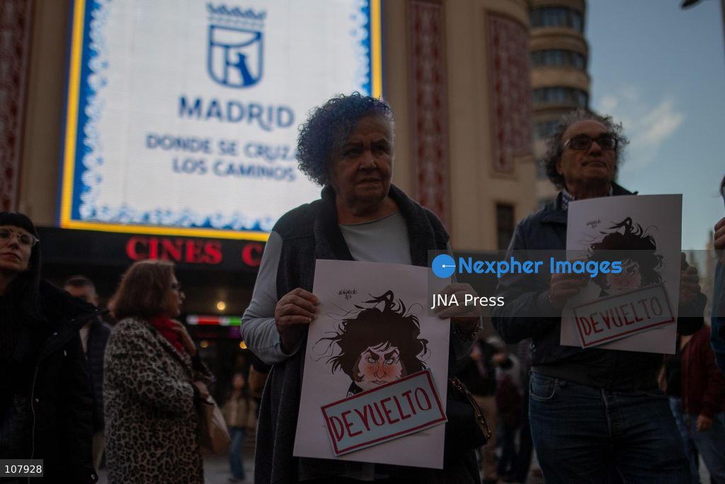 MADRID, SPAIN, OCTOBER 20, 2026: Argentines living in Spain and other demonstrators gather in Plaza de Callao to protest against Argentine President Javier Milei’s visit to Madrid. Organised by Argentina Soberana, the rally expresses opposition to his government’s economic and social policies. Carvajal / JNA Press. (Photo by C. Carvajal/JNA Press via Nexpher Images)