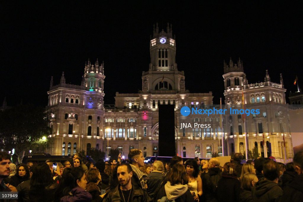 MADRID, SPAIN, OCTOBER 20, 2026: Teachers demonstrate against police interventions during previous education protests in Madrid. The march takes place amid an indefinite public education strike demanding better working conditions and increased resources for schools. (Photo by Alejandro Daniel Arnautu/JNA Press via Nexpher Images)
