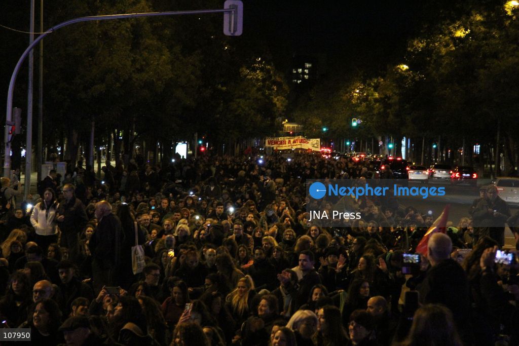 MADRID, SPAIN, OCTOBER 20, 2026: Teachers demonstrate against police interventions during previous education protests in Madrid. The march takes place amid an indefinite public education strike demanding better working conditions and increased resources for schools. (Photo by Alejandro Daniel Arnautu/JNA Press via Nexpher Images)