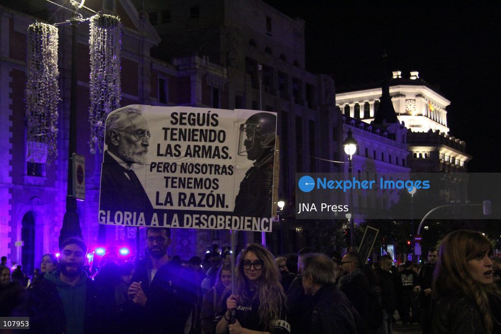 MADRID, SPAIN, OCTOBER 20, 2026: Teachers demonstrate against police interventions during previous education protests in Madrid. The march takes place amid an indefinite public education strike demanding better working conditions and increased resources for schools. (Photo by Alejandro Daniel Arnautu/JNA Press via Nexpher Images)