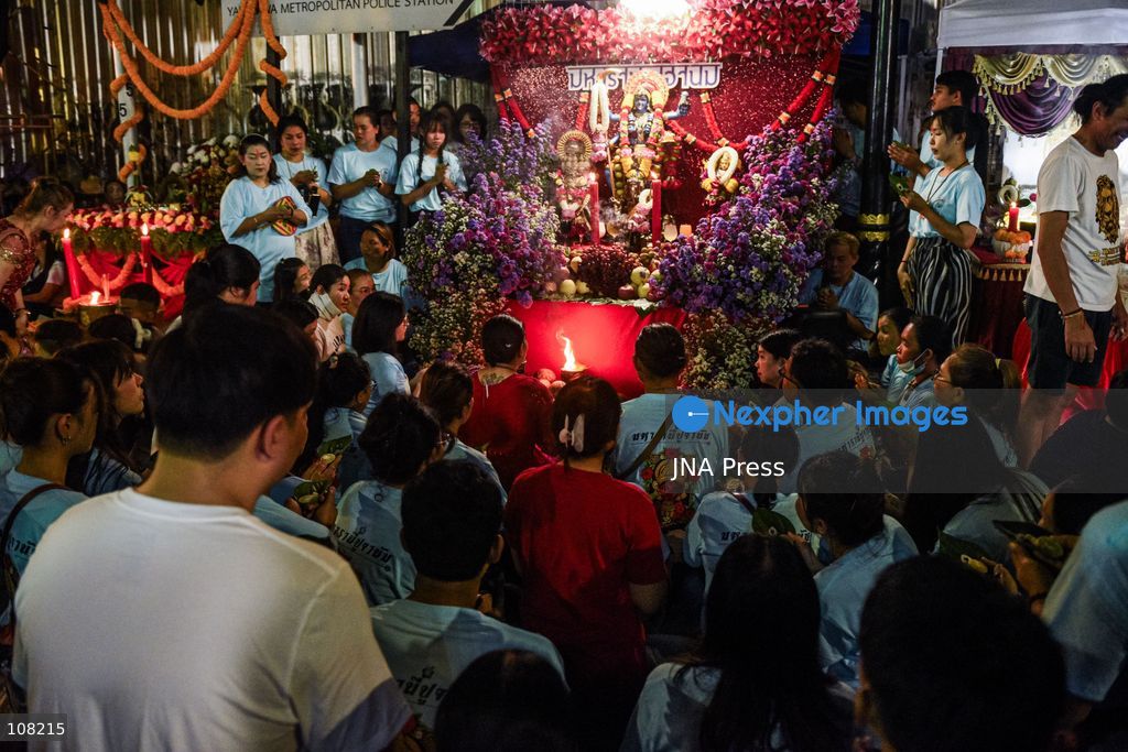 TOP PICS - BANGKOK, THAILAND - OCTOBER 20, 2026: Devotees take part in a traditional procession at Sri Maha Mariamman Temple, also known as Wat Khaek Silom, on Vijayadashami, which marks the end of the annual Navratri festival. (Photo by Ekkasit chimpinit/JNA Press via Nexpher Images)