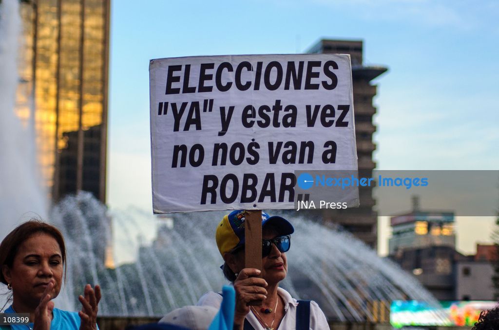 CARACAS, VENEZUELA, OCTOBER 22, 2026: Opposition supporters and leaders gather near Plaza Venezuela in Caracas to demand a timetable for presidential elections, the release of political prisoners and guarantees for opposition leader Maria Corina Machado’s safe return to the country. The demonstration forms part of nationwide mobilisations called by her Vente Venezuela movement. (Photo by Mario Flores/JNA Press via Nexpher Images)