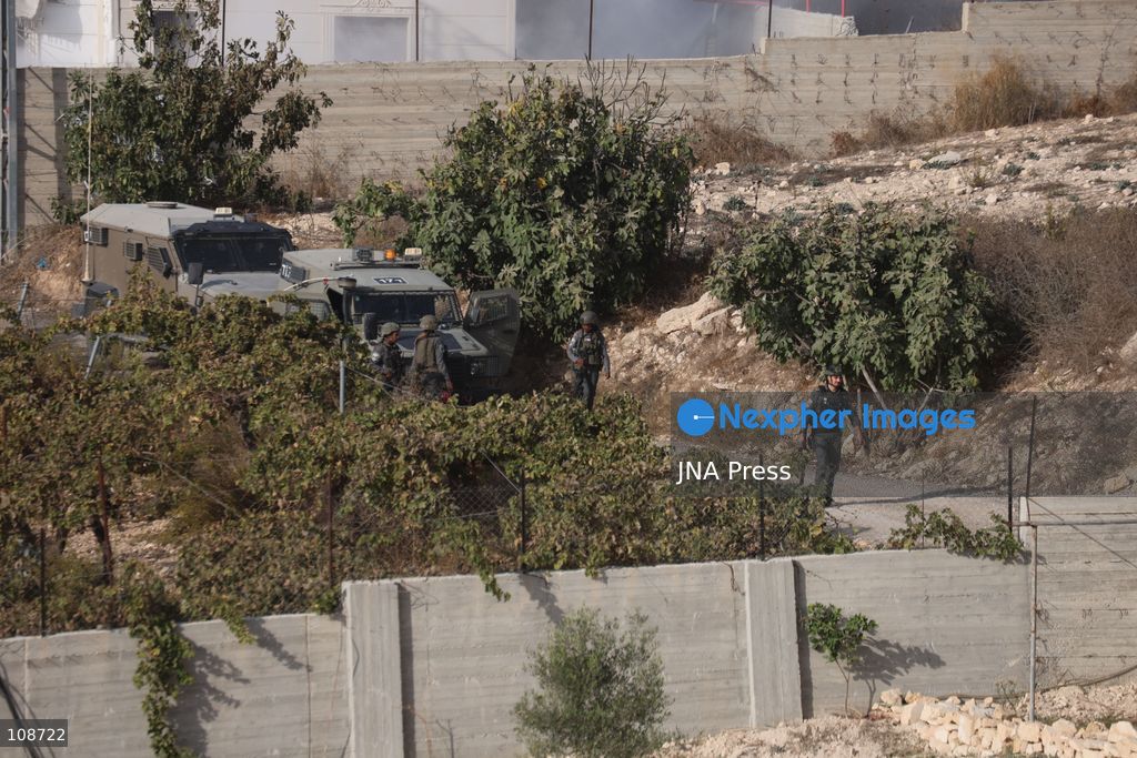 HEBRON, PALESTINE, OCTOBER 23, 2026: Israeli forces demolish a Palestinian residential building in the Farsh al-Hawa area of Hebron in the occupied West Bank. The demolition follows a shooting attack at a nearby military checkpoint earlier in the day and Israeli orders targeting buildings around the attack site. (Photo by Mosab shawer/JNA Press via Nexpher Images)