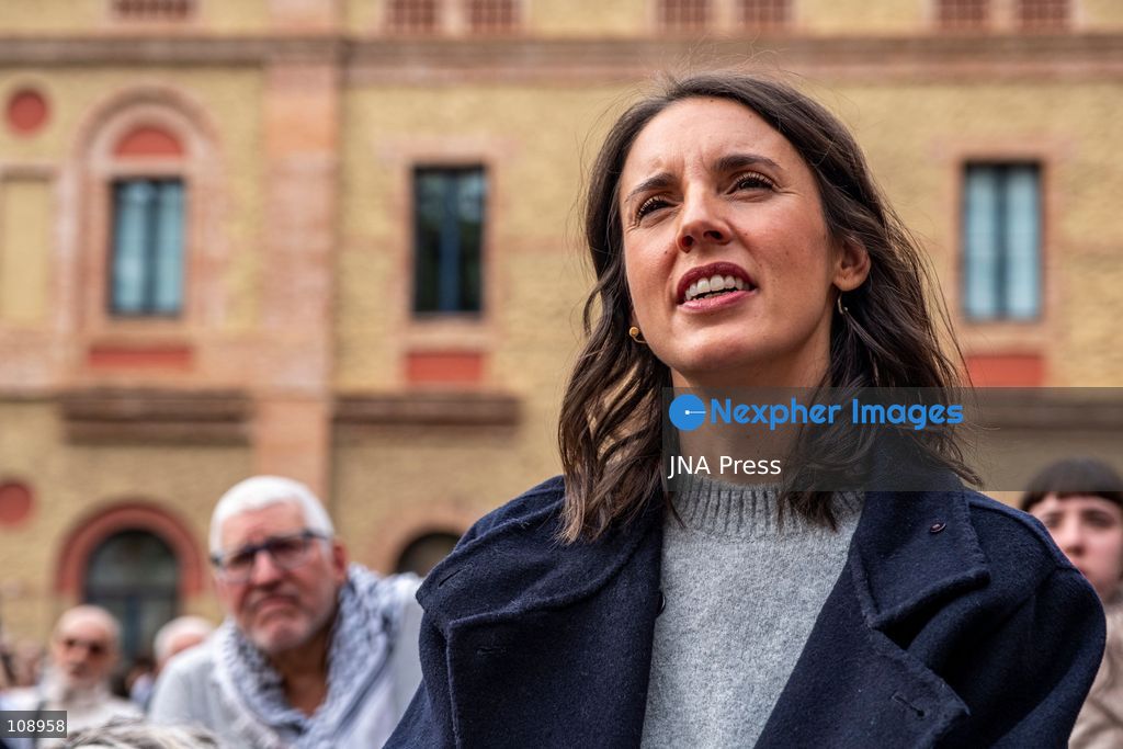 BARCELONA, SPAIN, OCTOBER 24, 2026: The candidates of ERC and Podemos for the general elections, Gabriel Rufián and Irene Montero, have launched their alliance in a joint event of both parties this Saturday in Barcelona. (Photo by Miguel GalmÃ©s/JNA Press via Nexpher Images)