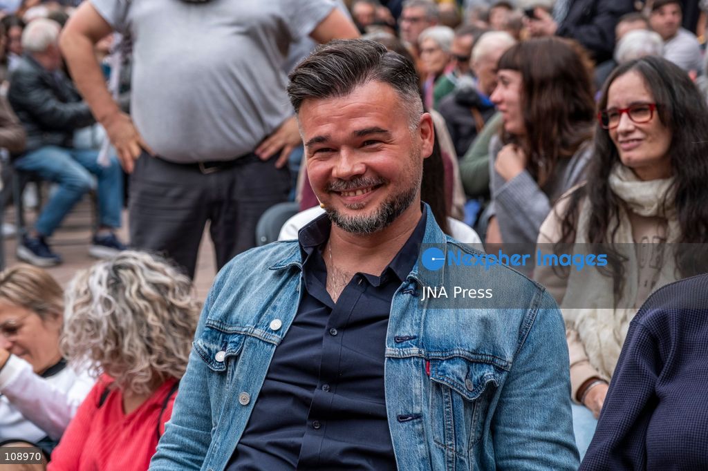 BARCELONA, SPAIN, OCTOBER 24, 2026: The candidates of ERC and Podemos for the general elections, Gabriel Rufián and Irene Montero, have launched their alliance in a joint event of both parties this Saturday in Barcelona. (Photo by Miguel GalmÃ©s/JNA Press via Nexpher Images)