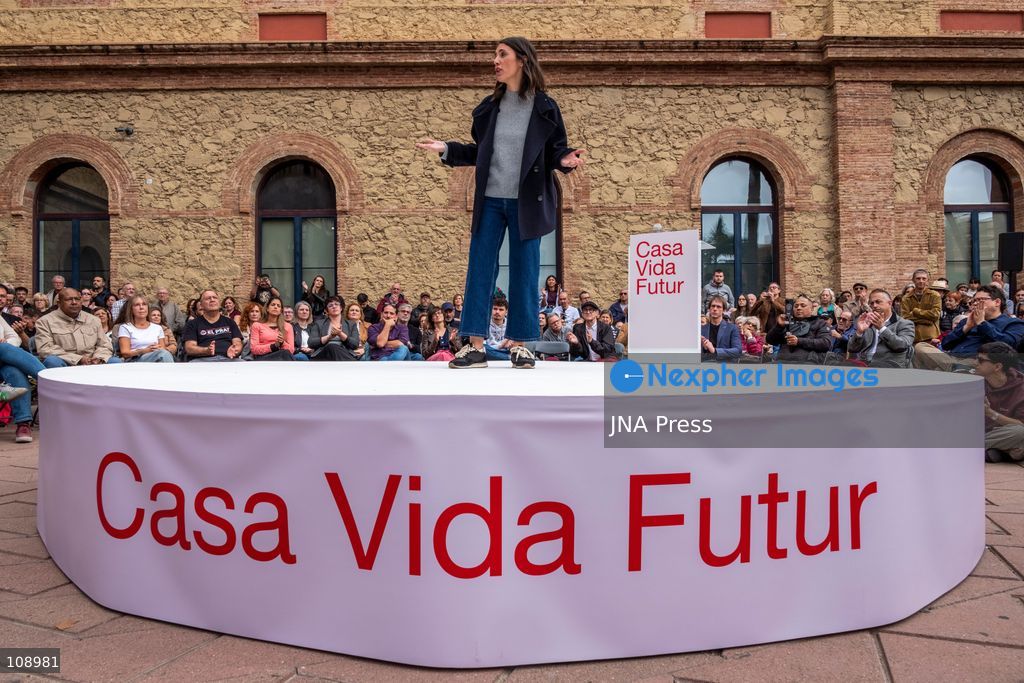 BARCELONA, SPAIN, OCTOBER 24, 2026: The candidates of ERC and Podemos for the general elections, Gabriel Rufián and Irene Montero, have launched their alliance in a joint event of both parties this Saturday in Barcelona. (Photo by Miguel GalmÃ©s/JNA Press via Nexpher Images)