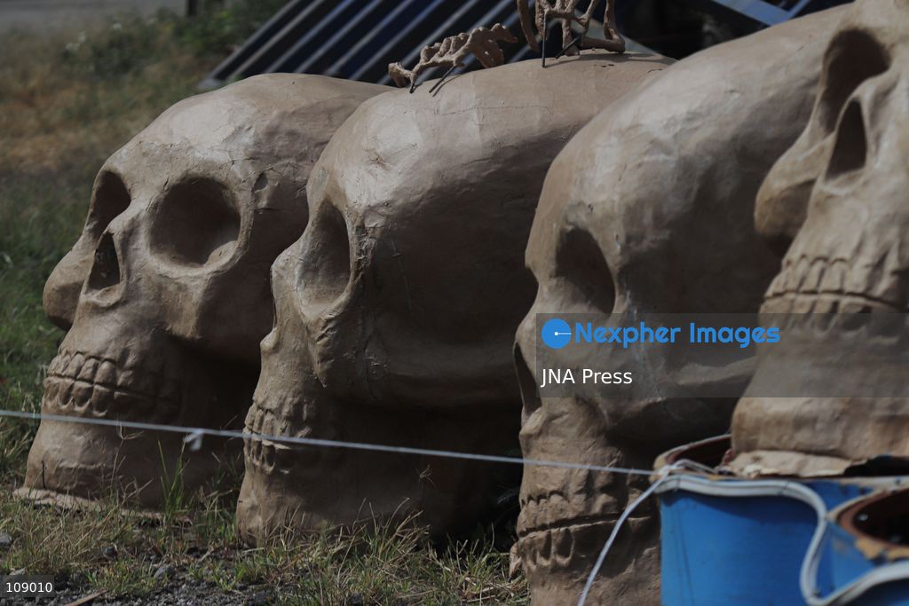 MEXICO CITY, MEXICO, OCTOBER 24, 2026: Members of the Última Hora collective work on “El Panadero con el Pan,” a float being built at FARO de Oriente in Iztapalapa for Mexico City’s Day of the Dead parade. The artists prepare the structure and decorative elements ahead of the annual celebration. (Photo by Carlos Santiago/JNA Press via Nexpher Images)