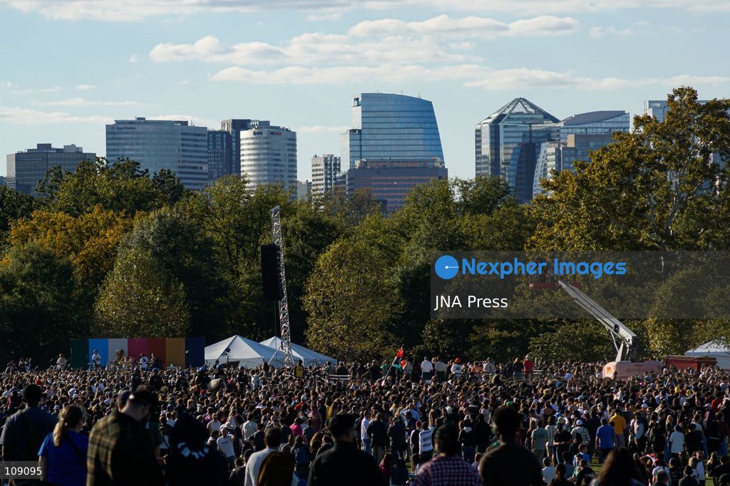 WASHINGTON, D.C., UNITED STATES, OCTOBER 24, 2026: Concertgoers gather on the Washington Monument grounds for a free benefit concert by American band Turnstile. The event raises donations for Human Concern International’s humanitarian relief efforts in Palestine, Sudan and Lebanon. (Photo by Ariel Peña/JNA Press via Nexpher Images)