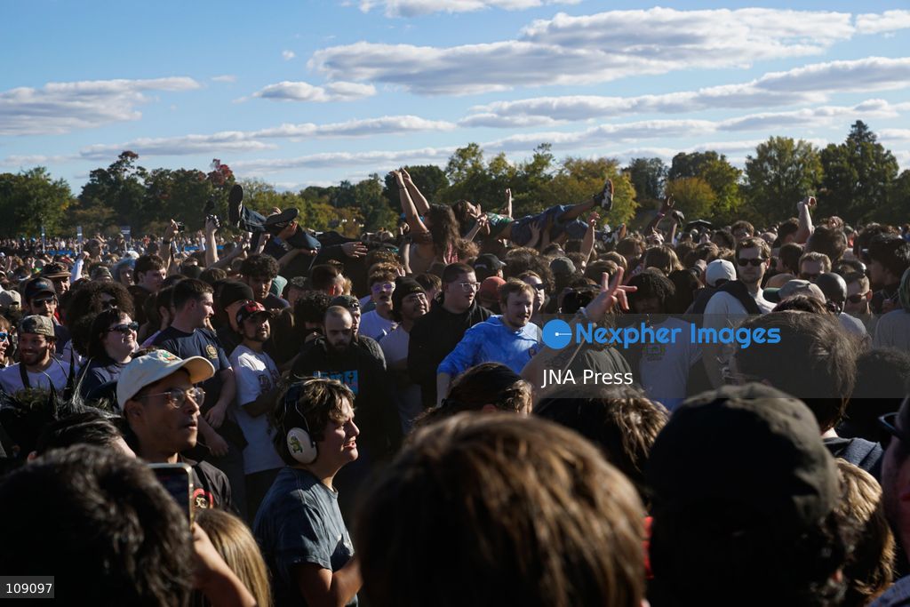 WASHINGTON, D.C., UNITED STATES, OCTOBER 24, 2026: Concertgoers gather on the Washington Monument grounds for a free benefit concert by American band Turnstile. The event raises donations for Human Concern International’s humanitarian relief efforts in Palestine, Sudan and Lebanon. (Photo by Ariel Peña/JNA Press via Nexpher Images)