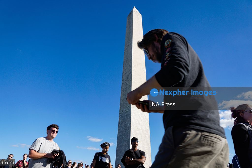 WASHINGTON, D.C., UNITED STATES, OCTOBER 24, 2026: Concertgoers gather on the Washington Monument grounds for a free benefit concert by American band Turnstile. The event raises donations for Human Concern International’s humanitarian relief efforts in Palestine, Sudan and Lebanon. (Photo by Ariel PeÃ±a/JNA Press via Nexpher Images)