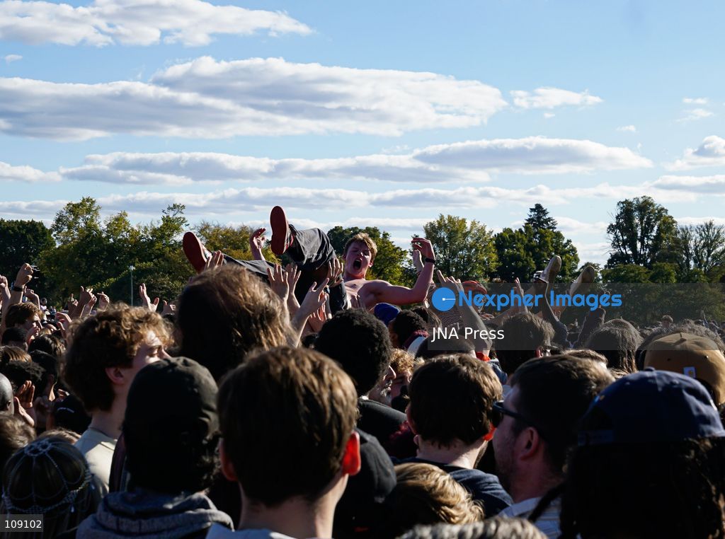 WASHINGTON, D.C., UNITED STATES, OCTOBER 24, 2026: Concertgoers gather on the Washington Monument grounds for a free benefit concert by American band Turnstile. The event raises donations for Human Concern International’s humanitarian relief efforts in Palestine, Sudan and Lebanon. (Photo by Ariel Peña/JNA Press via Nexpher Images)