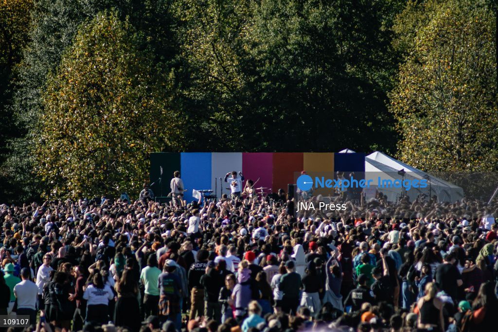 WASHINGTON, D.C., UNITED STATES, OCTOBER 24, 2026: Concertgoers gather on the Washington Monument grounds for a free benefit concert by American band Turnstile. The event raises donations for Human Concern International’s humanitarian relief efforts in Palestine, Sudan and Lebanon. (Photo by Ariel Peña/JNA Press via Nexpher Images)