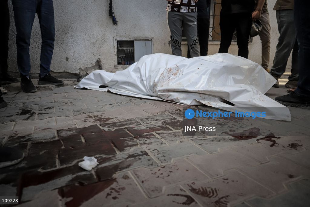 GAZA, PALESTINE - OCTOBER 25, 2026: Palestinians bid farewell to three men who were killed in an Israeli airstrike that targeted the Islamic University in Gaza City on Sunday evening. Skaik / JNA PRESS (Photo by Mohammed M Skaik/JNA Press via Nexpher Images)