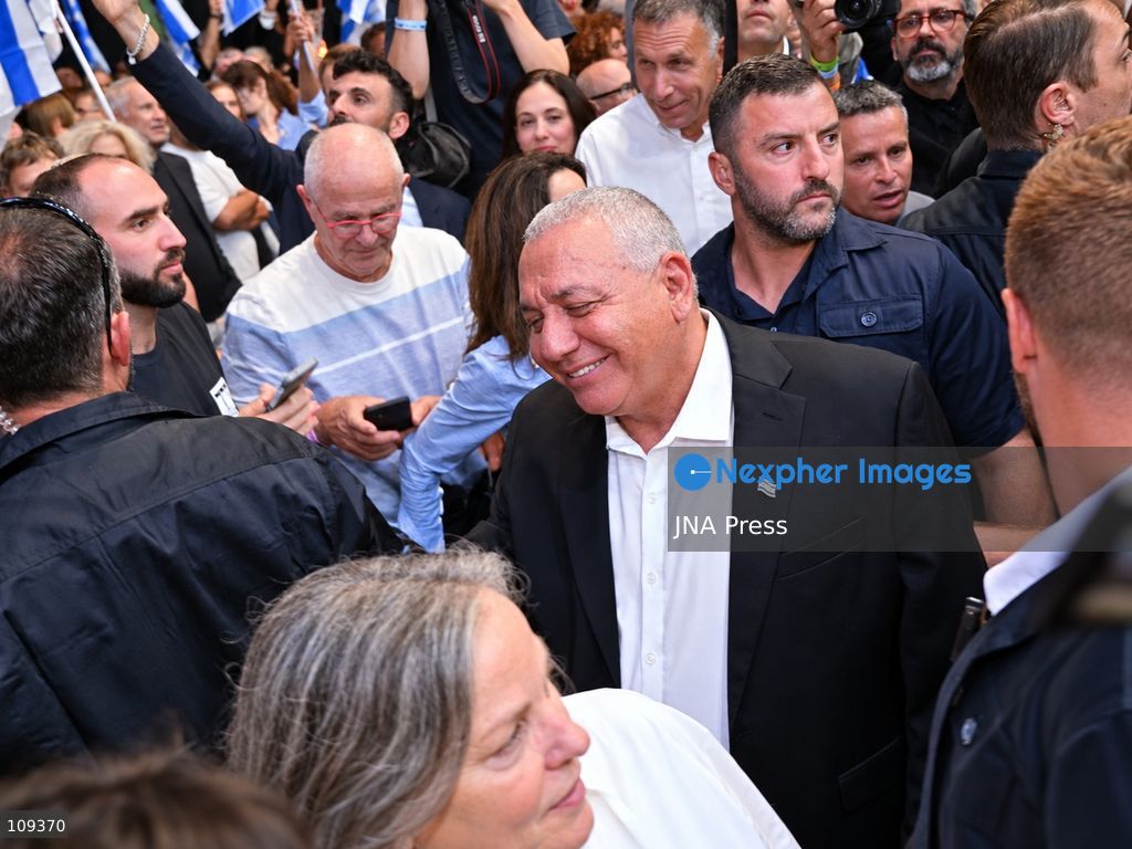 TEL AVIV, ISRAEL – OCTOBER 25, 2026: Gadi Eisenkot, leader of the Yashar party and former IDF Chief of Staff, attends the party's final election campaign rally under the slogan "This Time, Eisenkot" at Hangar 11 in Tel Aviv, ahead of Israel's parliamentary elections on October 27, 2026. (Photo by Paulina Patimer/JNA Press via Nexpher Images)