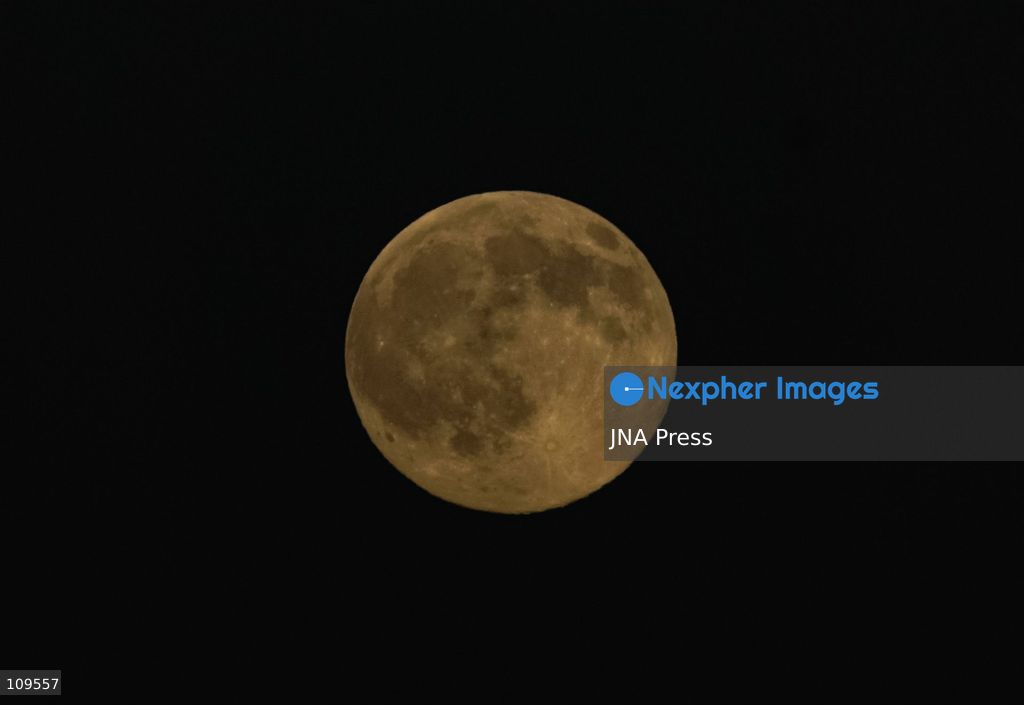 WASHINGTON, D.C., UNITED STATES - OCTOBER 25, 2026: Full Moon seen during the Full Hunter's Moon in Washington, D.C., United States. (Photo by Ariel Peña/JNA Press via Nexpher Images)