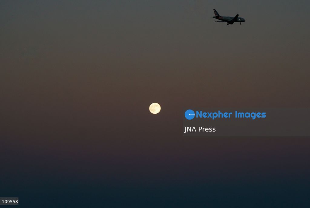 WASHINGTON, D.C., UNITED STATES - OCTOBER 25, 2026: Full Moon seen during the Full Hunter's Moon in Washington, D.C., United States. (Photo by Ariel Peña/JNA Press via Nexpher Images)