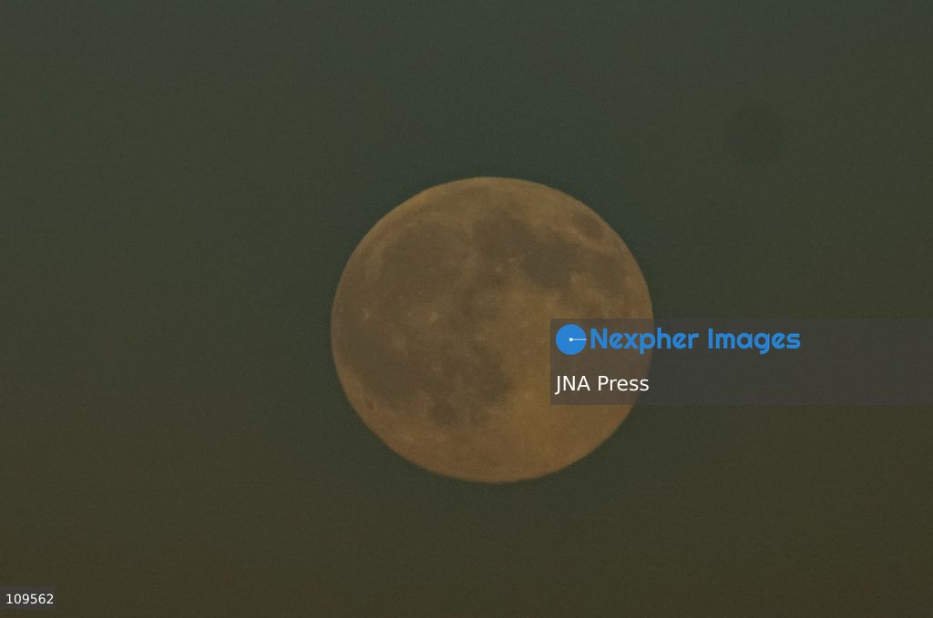 WASHINGTON, D.C., UNITED STATES - OCTOBER 25, 2026: Full Moon seen during the Full Hunter's Moon in Washington, D.C., United States. (Photo by Ariel Peña/JNA Press via Nexpher Images)