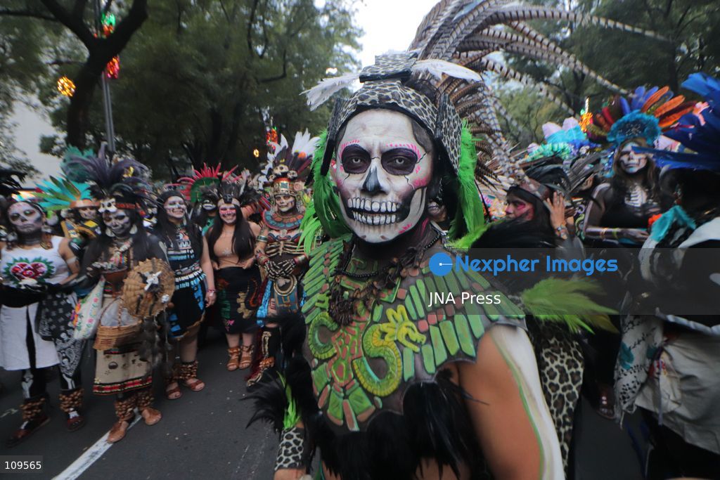 MEXICO CITY, MEXICO - OCTOBER 25, 2026: Hundreds of people dressed as skulls, alebrijes, and catrinas are participating in the 13th Mega Procession of the Catrinas at the Angel of Independence, heading toward the Zócalo in Mexico City, as part of the celebrations leading up to the Day of the Dead. (Photo by Carlos Santiago/JNA Press via Nexpher Images)