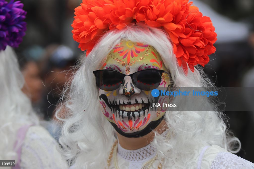 MEXICO CITY, MEXICO - OCTOBER 25, 2026: Hundreds of people dressed as skulls, alebrijes, and catrinas are participating in the 13th Mega Procession of the Catrinas at the Angel of Independence, heading toward the Zócalo in Mexico City, as part of the celebrations leading up to the Day of the Dead. (Photo by Carlos Santiago/JNA Press via Nexpher Images)