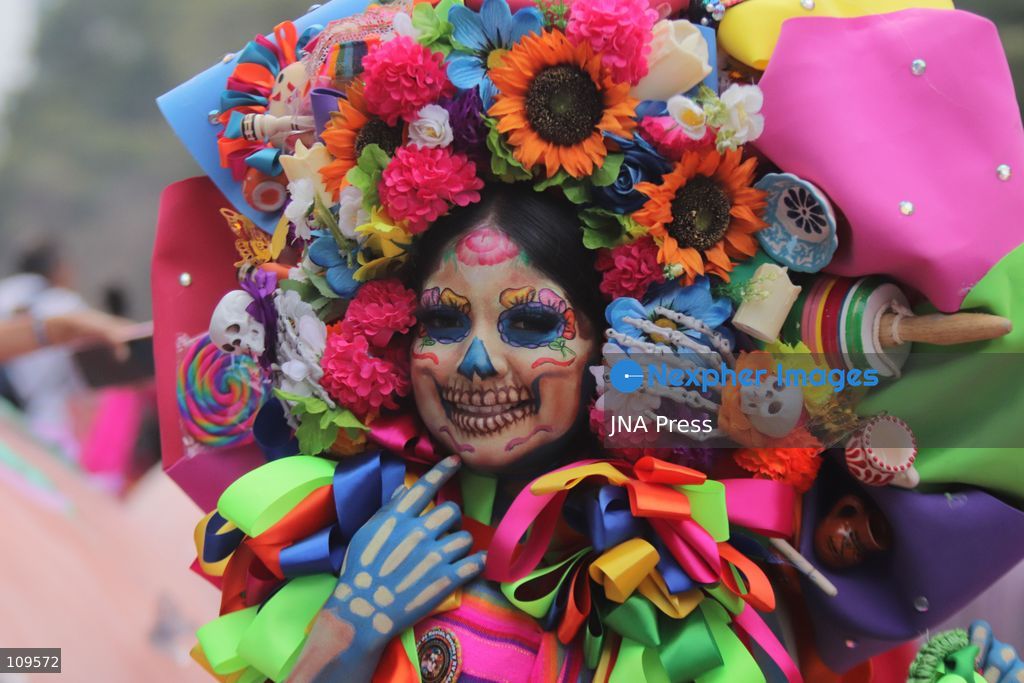 MEXICO CITY, MEXICO - OCTOBER 25, 2026: Hundreds of people dressed as skulls, alebrijes, and catrinas are participating in the 13th Mega Procession of the Catrinas at the Angel of Independence, heading toward the Zócalo in Mexico City, as part of the celebrations leading up to the Day of the Dead. (Photo by Carlos Santiago/JNA Press via Nexpher Images)