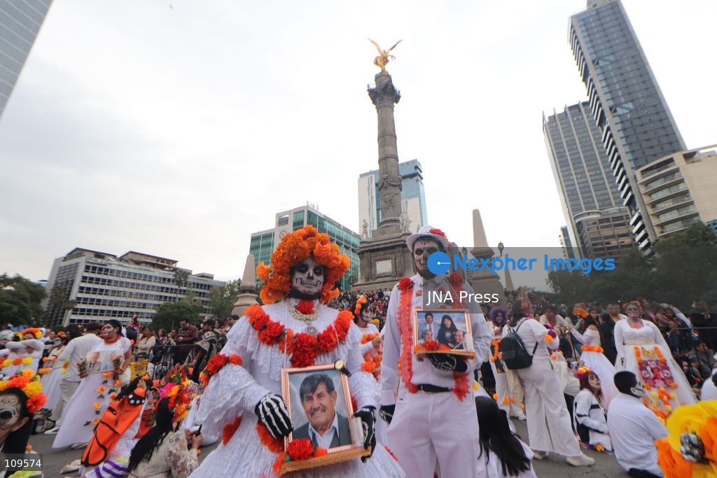MEXICO CITY, MEXICO - OCTOBER 25, 2026: Hundreds of people dressed as skulls, alebrijes, and catrinas are participating in the 13th Mega Procession of the Catrinas at the Angel of Independence, heading toward the Zócalo in Mexico City, as part of the celebrations leading up to the Day of the Dead. (Photo by Carlos Santiago/JNA Press via Nexpher Images)