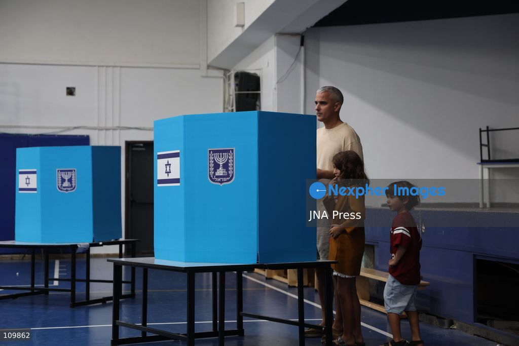 WEST JERUSALEM, OCTOBER 27, 2026: Israeli President Isaac Herzog and voters cast their ballots at a polling station in West Jerusalem during elections for Israel’s parliament, the Knesset. (Photo by Saeed Qaq/JNA Press via Nexpher Images)