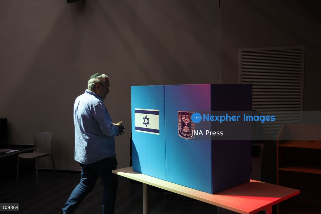 WEST JERUSALEM, OCTOBER 27, 2026: Israeli President Isaac Herzog and voters cast their ballots at a polling station in West Jerusalem during elections for Israel’s parliament, the Knesset. (Photo by Saeed Qaq/JNA Press via Nexpher Images)