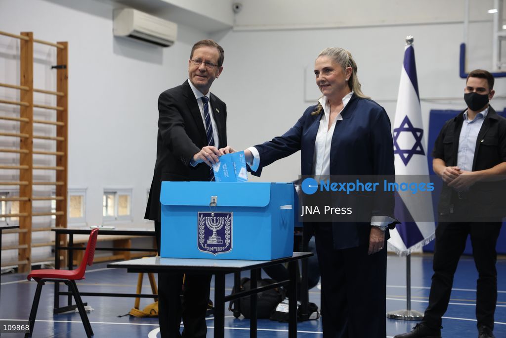 WEST JERUSALEM, OCTOBER 27, 2026: Israeli President Isaac Herzog and voters cast their ballots at a polling station in West Jerusalem during elections for Israel’s parliament, the Knesset. (Photo by Saeed Qaq/JNA Press via Nexpher Images)