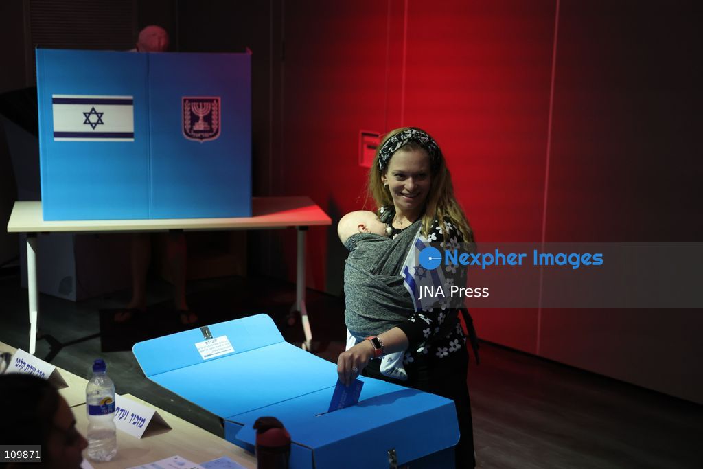 WEST JERUSALEM, OCTOBER 27, 2026: Israeli President Isaac Herzog and voters cast their ballots at a polling station in West Jerusalem during elections for Israel’s parliament, the Knesset. (Photo by Saeed Qaq/JNA Press via Nexpher Images)