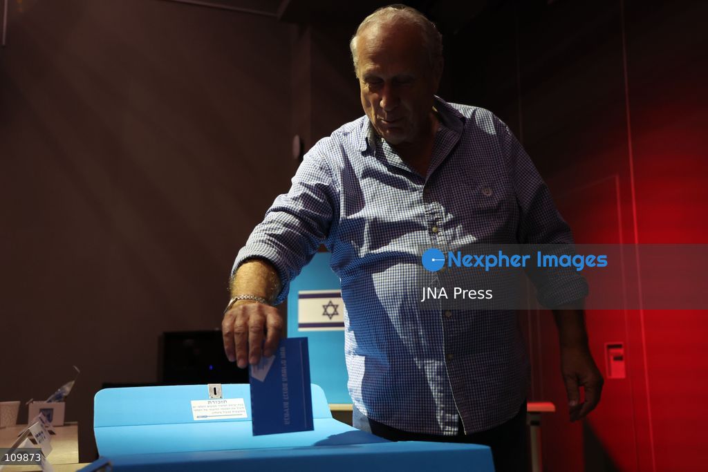 WEST JERUSALEM, OCTOBER 27, 2026: Israeli President Isaac Herzog and voters cast their ballots at a polling station in West Jerusalem during elections for Israel’s parliament, the Knesset. (Photo by Saeed Qaq/JNA Press via Nexpher Images)