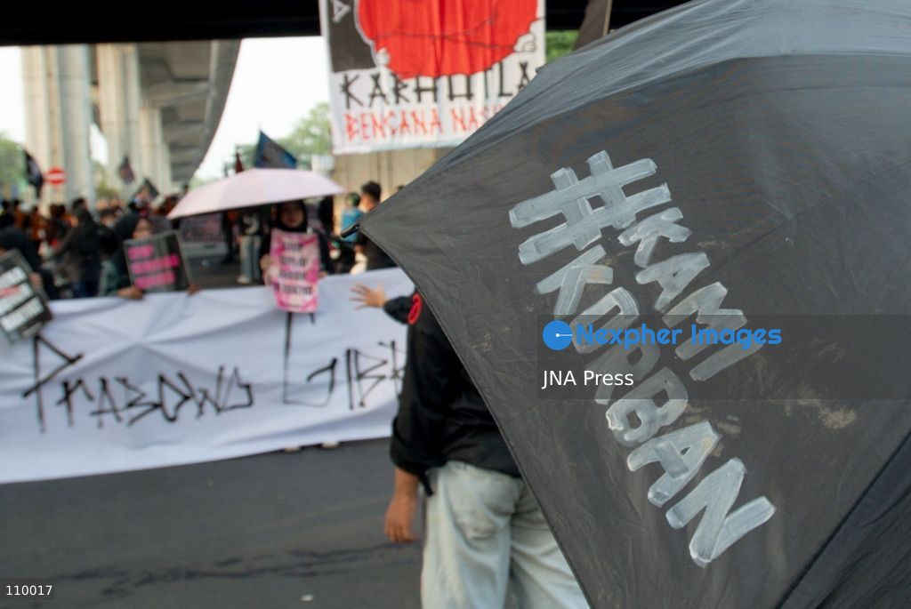 MAKASSAR, INDONESIA – OCTOBER 28, 2026: University students and demonstrators, including NGO representatives, march through central Makassar, South Sulawesi, during a Youth Pledge Day rally. Participants reflected on the spirit of the 1928 Youth Pledge while advocating for democratic integrity and civic rights. (Photo by Muhammad Ishaq/JNA Press via Nexpher Images)