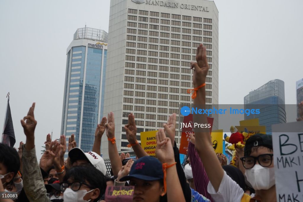 JAKARTA, INDONESIA, OCTOBER 28, 2026: University students and civil society groups demonstrate at the Hotel Indonesia roundabout (Bundaran HI) in Jakarta on Youth Pledge Day. Protesters call for forest and land fires to be declared a national disaster, a review of state spending, affordable education and the protection of civil liberties. (Photo by Dennis Joel Putra/JNA Press via Nexpher Images)