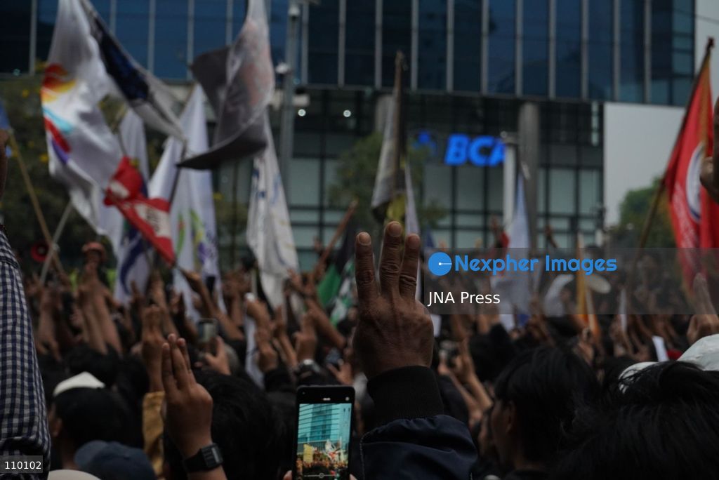 JAKARTA, INDONESIA, OCTOBER 28, 2026: University students and civil society groups demonstrate at the Hotel Indonesia roundabout (Bundaran HI) in Jakarta on Youth Pledge Day. Protesters call for forest and land fires to be declared a national disaster, a review of state spending, affordable education and the protection of civil liberties. (Photo by Dennis Joel Putra/JNA Press via Nexpher Images)