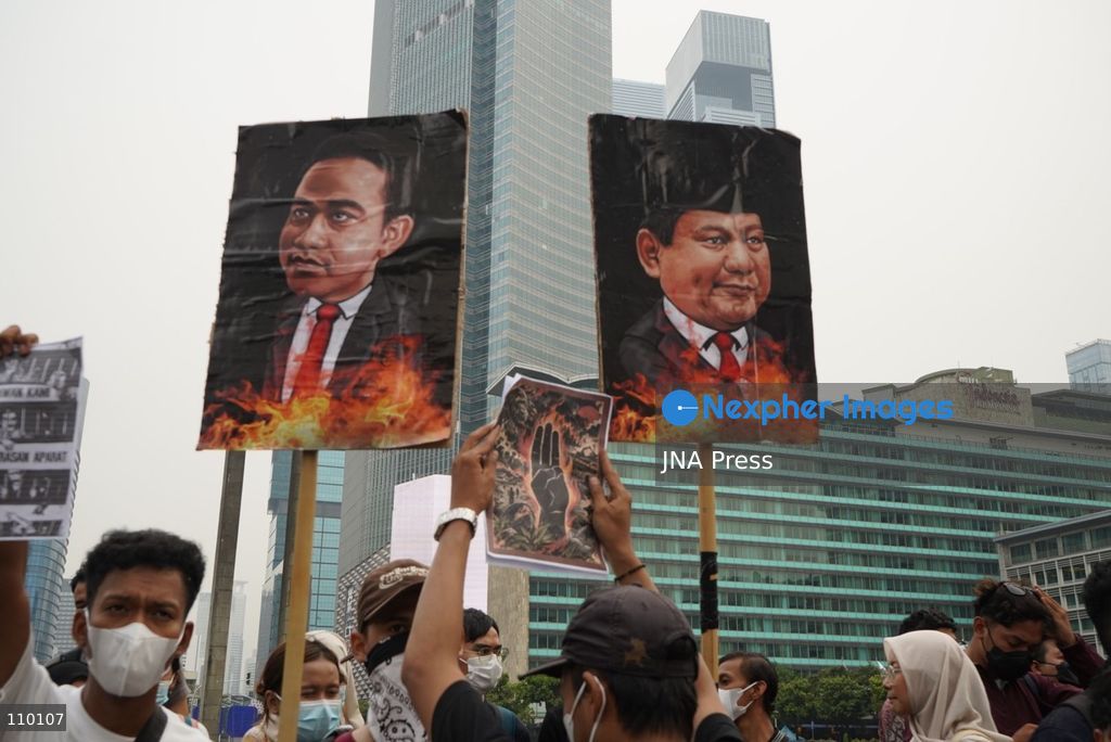 JAKARTA, INDONESIA, OCTOBER 28, 2026: University students and civil society groups demonstrate at the Hotel Indonesia roundabout (Bundaran HI) in Jakarta on Youth Pledge Day. Protesters call for forest and land fires to be declared a national disaster, a review of state spending, affordable education and the protection of civil liberties. (Photo by Dennis Joel Putra/JNA Press via Nexpher Images)