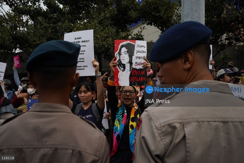 JAKARTA, INDONESIA, OCTOBER 28, 2026: University students and civil society groups demonstrate at the Hotel Indonesia roundabout (Bundaran HI) in Jakarta on Youth Pledge Day. Protesters call for forest and land fires to be declared a national disaster, a review of state spending, affordable education and the protection of civil liberties. (Photo by Dennis Joel Putra/JNA Press via Nexpher Images)