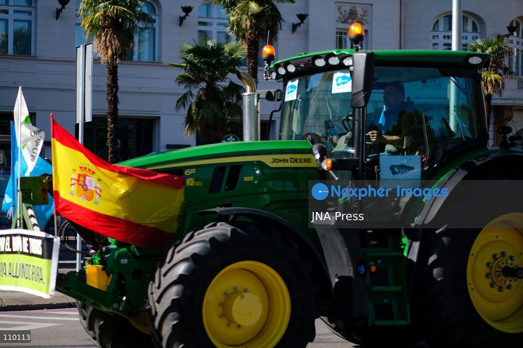 MADRID, SPAIN, OCTOBER 28, 2026: Farmers take part in a tractor protest in Madrid, demanding urgent measures to address rising production costs and declining farm profitability. Organized by agricultural groups ASAJA, COAG and Unión de Uniones, the demonstration calls for fair prices, reduced bureaucracy and stronger support for the farming sector. (Photo by Antonio Navia/JNA Press via Nexpher Images)