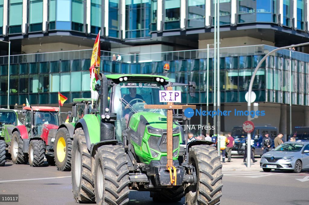 MADRID, SPAIN, OCTOBER 28, 2026: Farmers take part in a tractor protest in Madrid, demanding urgent measures to address rising production costs and declining farm profitability. Organized by agricultural groups ASAJA, COAG and Unión de Uniones, the demonstration calls for fair prices, reduced bureaucracy and stronger support for the farming sector. (Photo by Antonio Navia/JNA Press via Nexpher Images)