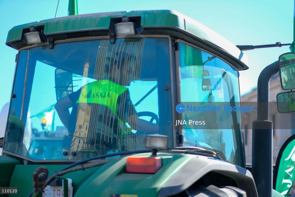 MADRID, SPAIN, OCTOBER 28, 2026: Farmers take part in a tractor protest in Madrid, demanding urgent measures to address rising production costs and declining farm profitability. Organized by agricultural groups ASAJA, COAG and Unión de Uniones, the demonstration calls for fair prices, reduced bureaucracy and stronger support for the farming sector. (Photo by Antonio Navia/JNA Press via Nexpher Images)